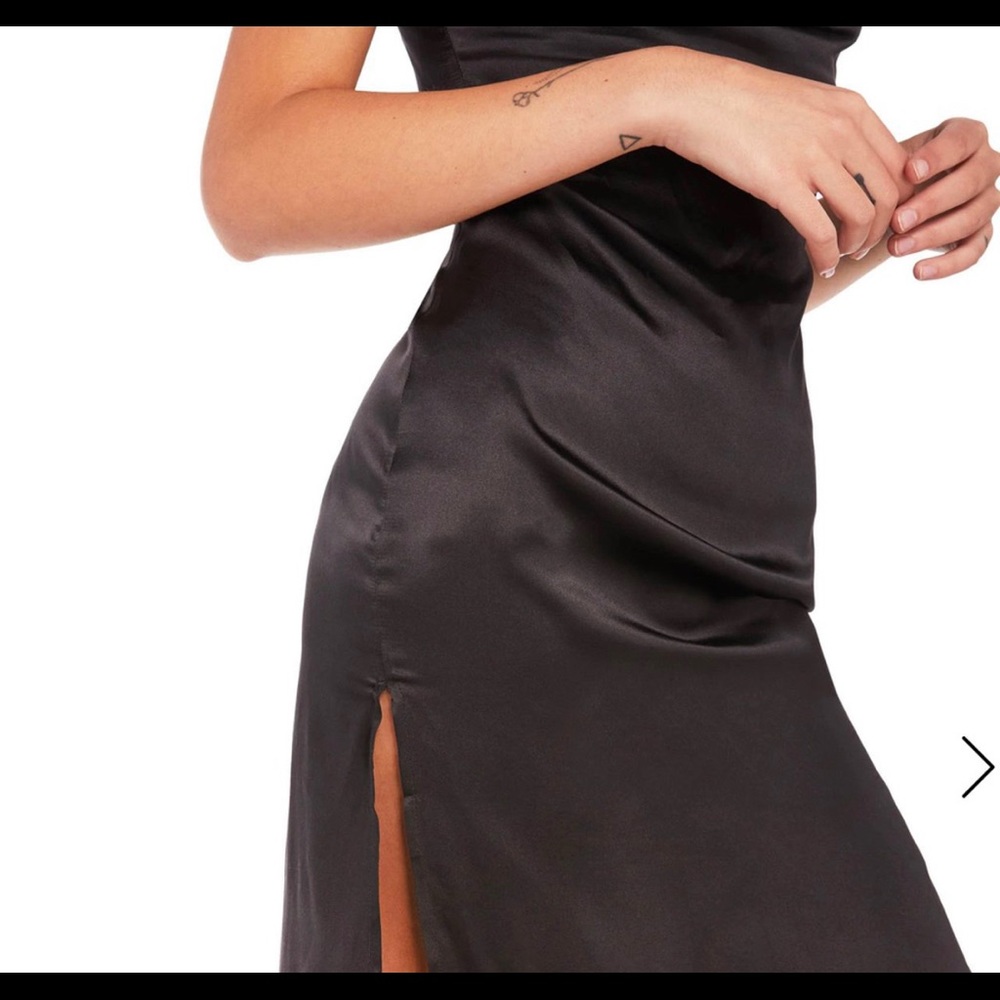 Dress - Picture 3 of 4